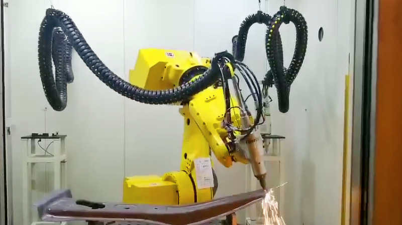 斯塔克機器人三維激光切割機